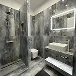Boutique Luxury Apartment *